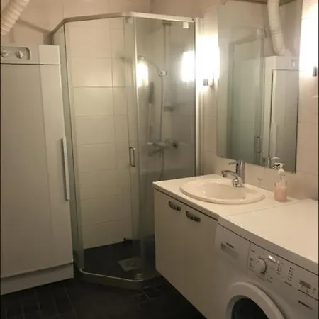 Lomakaksio Vierumaeen Golfkentaen Vieressae * 黑诺拉