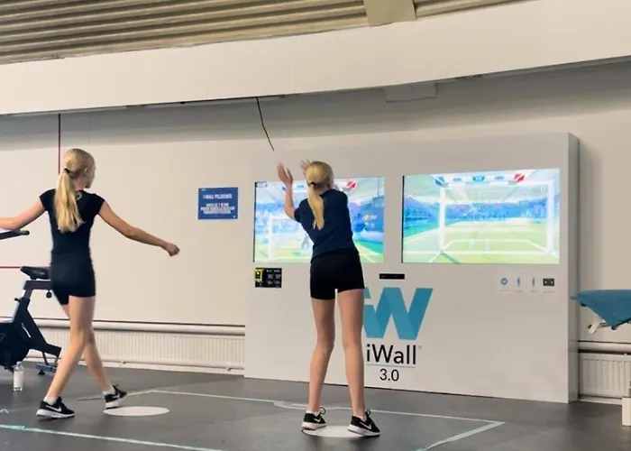 Lomakaksio Vierumaeen Golfkentaen Vieressae * هينولا